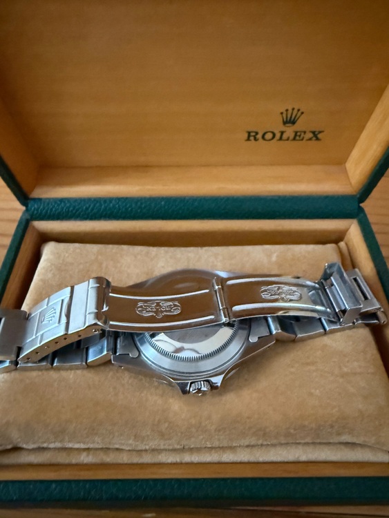 ロレックス エクスプローラー 16570（高級時計）の商品画像 - 査定依頼日：2025年6月7日 - 最高査定価格：970,000円