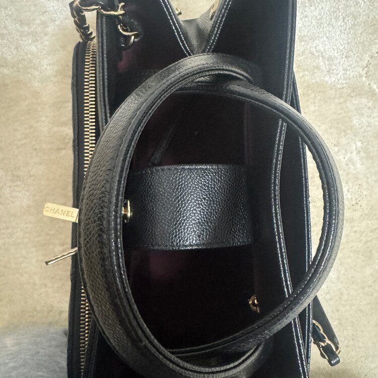 CHANEL ビジネスファニティートート（ブランドバッグ）の商品画像 - 査定依頼日：2025年4月24日 - 最高査定価格：450,000円