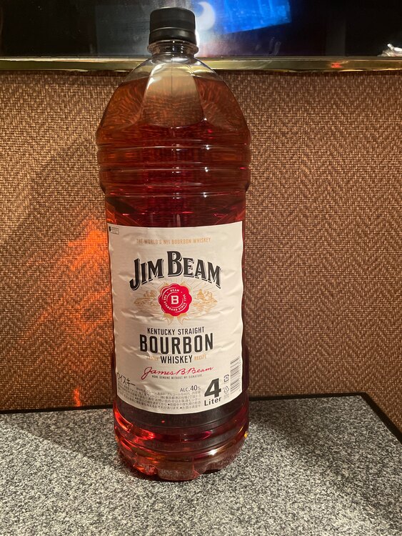 ジンビーム4L（お酒）の商品画像 - 査定依頼日：2025年4月5日 - 最高査定価格：3,000円