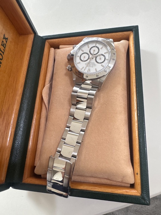 ロレックス デイトナ 1652（高級時計）の商品画像 - 査定依頼日：2025年10月21日 - 最高査定価格：3,800,000円