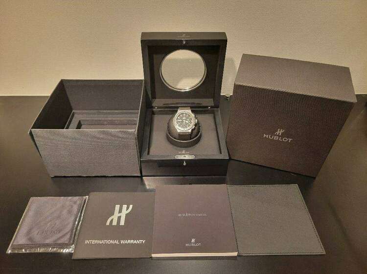 HUBLOTビッグバン（高級時計）の商品画像 - 査定依頼日：2025年5月1日 - 最高査定価格：750,000円