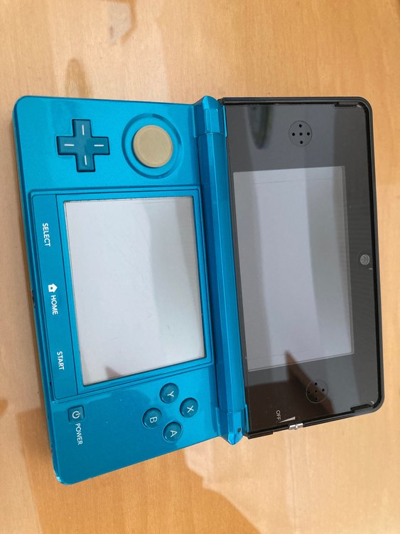 ニンテンドー3DS（ゲーム機本体・ゲームソフト）の商品画像 - 査定依頼日：2023年1月9日 - 最高査定価格：3,500円