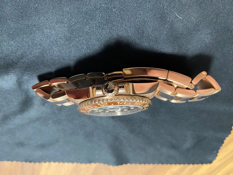 ロレックス GMTマスター 126715CHN（高級時計）の商品画像 - 査定依頼日：2025年2月19日 - 最高査定価格：6,150,000円