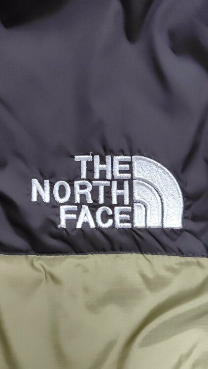 ノースフェイスヌプシ（古着・ファッション）の商品画像 - 査定依頼日：2026年4月4日 - 最高査定価格：6,500円
