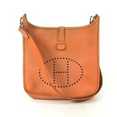 エルメス エヴリン1GM ショルダーバッグ レザー □M刻印 オレンジ（ブランドバッグ）の商品画像 - 査定依頼日：2026年3月4日 - 最高査定価格：200,000円