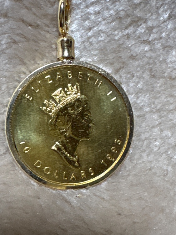 メイプルリーフペンダントトップ4／1オンス（金・貴金属）の商品画像 - 査定依頼日：2026年4月10日 - 最高査定価格：185,000円