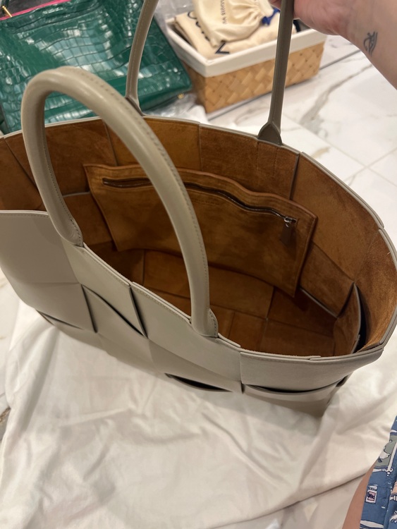 トートバッグ（ブランドバッグ）の商品画像 - 査定依頼日：2025年7月11日 - 最高査定価格：180,000円