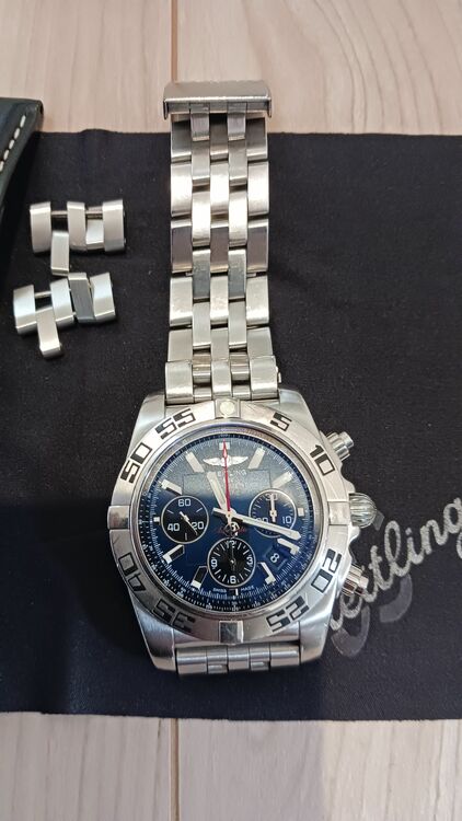 ブライトリング クロノマット A016C89KBD（高級時計）の商品画像 - 査定依頼日：2025年9月10日 - 最高査定価格：500,000円