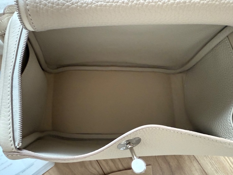 リンディ26（ブランドバッグ）の商品画像 - 査定依頼日：2025年11月18日 - 最高査定価格：1,250,000円