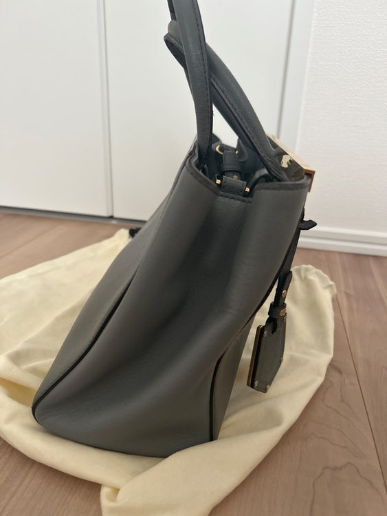 フェンディ  （ブランドバッグ）の商品画像 - 査定依頼日：2025年8月11日 - 最高査定価格：7,000円