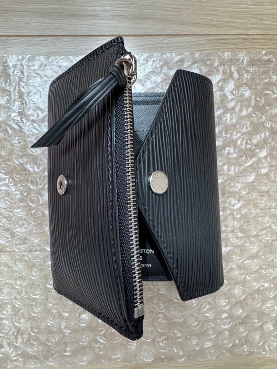 ポルトフォイユ・ヴィクトリーヌ M62173（ブランド財布・小物）の商品画像 - 査定依頼日：2026年4月18日 - 最高査定価格：100,000円