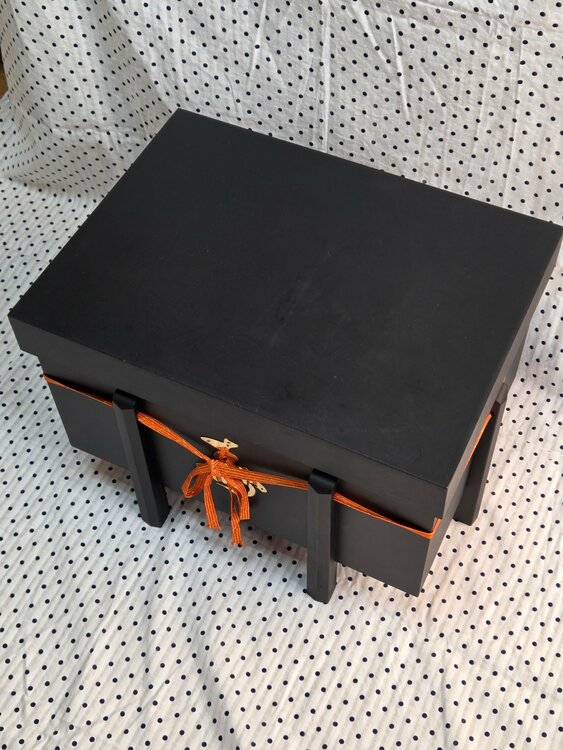 金小札錆朱絲威大鎧 十三号 大鎧（美術品・骨董品）の商品画像 - 査定依頼日：2026年3月9日 - 最高査定価格：3,000円