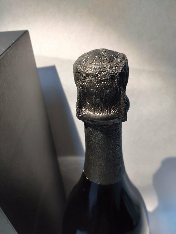 シャンパン ドン・ペリニヨン （お酒）の商品画像 - 査定依頼日：2025年12月9日 - 最高査定価格：21,000円