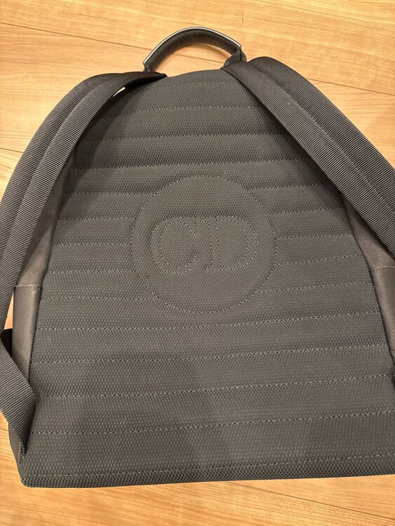 ディオールリュック（ブランドバッグ）の商品画像 - 査定依頼日：2025年4月15日 - 最高査定価格：75,000円