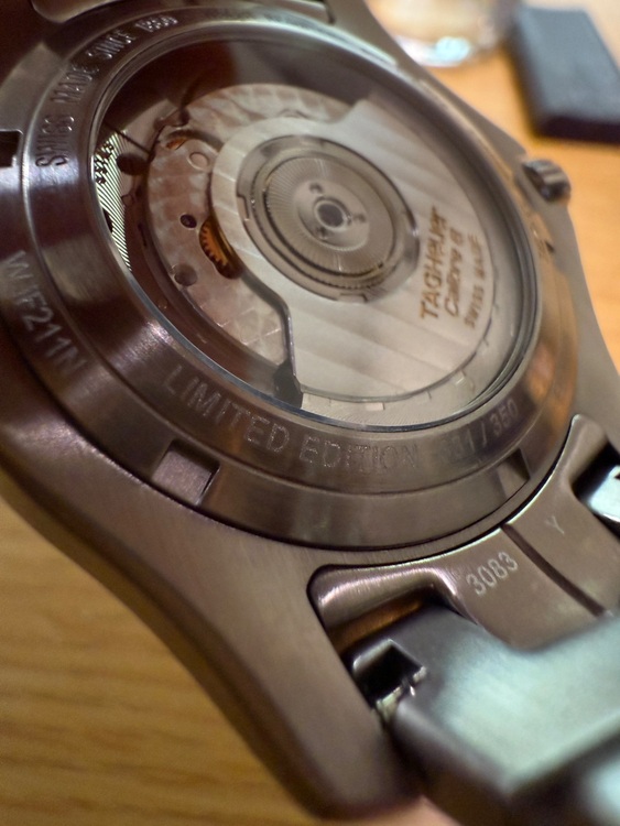 タグホイヤー リンク WJF211m（高級時計）の商品画像 - 査定依頼日：2025年8月24日 - 最高査定価格：135,000円