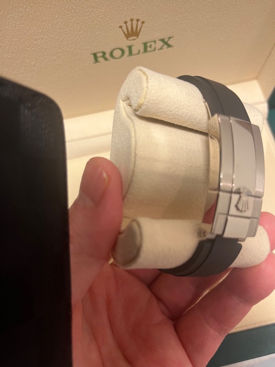 ロレックス デイトナ 116519lnn（高級時計）の商品画像 - 査定依頼日：2025年6月8日 - 最高査定価格：6,000,000円