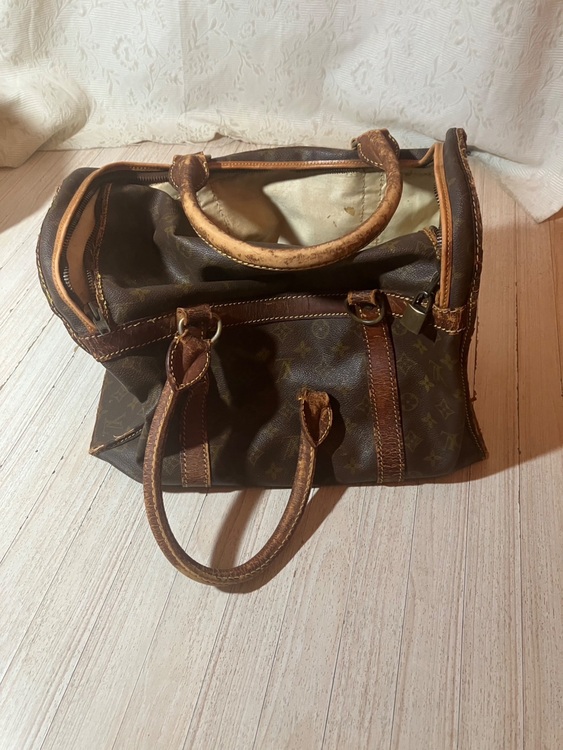 バック（ブランドバッグ）の商品画像 - 査定依頼日：2025年11月15日 - 最高査定価格：10,000円