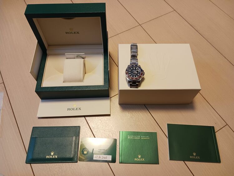 ロレックス GMTマスター 126710BLR（高級時計）の商品画像 - 査定依頼日：2025年6月6日 - 最高査定価格：2,880,000円