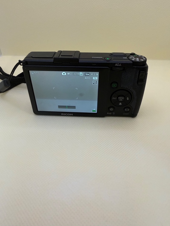 RICOH GR IV（カメラ）の商品画像 - 査定依頼日：2026年8月23日 - 最高査定価格：36,100円