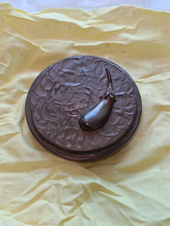 須賀月芳作、蝋型鋳銅、那須朱肉池、共箱・説明書有り（美術品・骨董品）の商品画像 - 査定依頼日：2026年5月2日 - 最高査定価格：3,000円