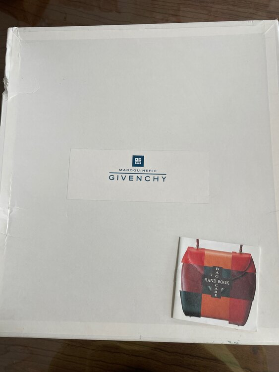 ハンドバック（ブランドバッグ）の商品画像 - 査定依頼日：2025年2月11日 - 最高査定価格：13,000円