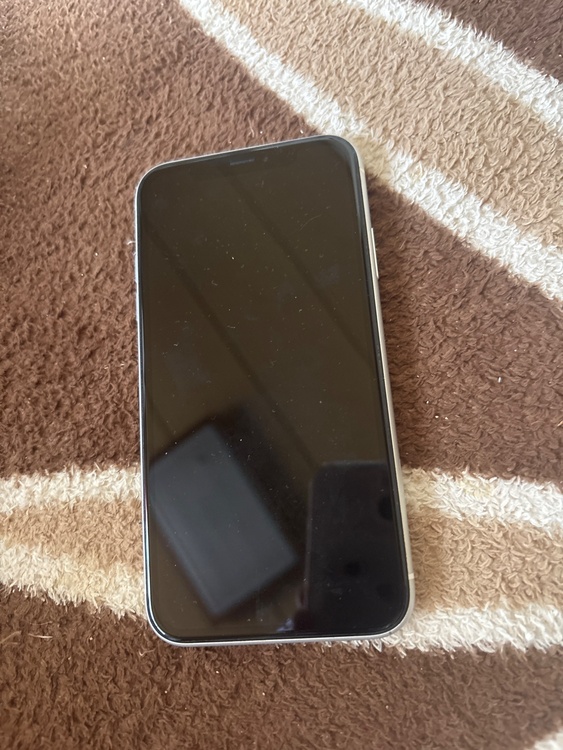 iPhoneXR 256GB Softbank（スマホ）の商品画像 - 査定依頼日：2026年5月14日 - 最高査定価格：17,000円