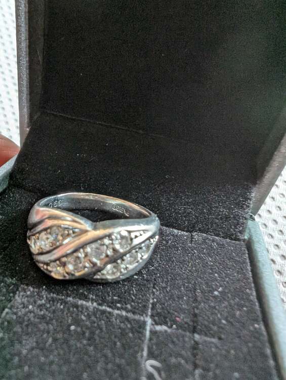 プラチナ　ダイヤ　リング（金・貴金属）の商品画像 - 査定依頼日：2025年5月28日 - 最高査定価格：300,000円