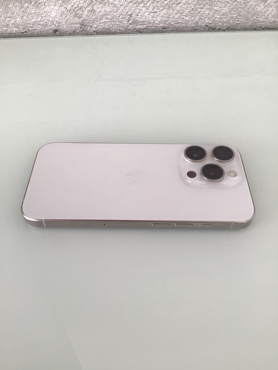 iPhone 15 Pro 256GB SIMフリー（スマホ）の商品画像 - 査定依頼日：2026年2月12日 - 最高査定価格：83,000円