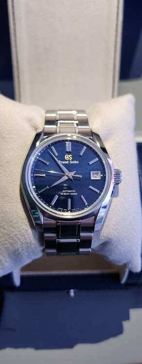 ヘリテージコレクション（高級時計）の商品画像 - 査定依頼日：2025年2月12日 - 最高査定価格：600,000円