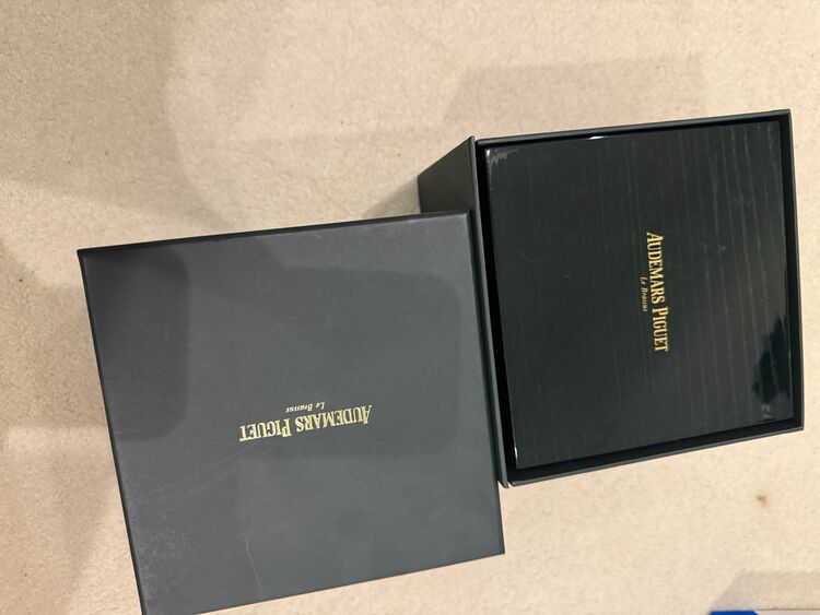 オーデマピゲ ロイヤルオークオフショア （高級時計）の商品画像 - 査定依頼日：2025年6月3日 - 最高査定価格：3,300,000円