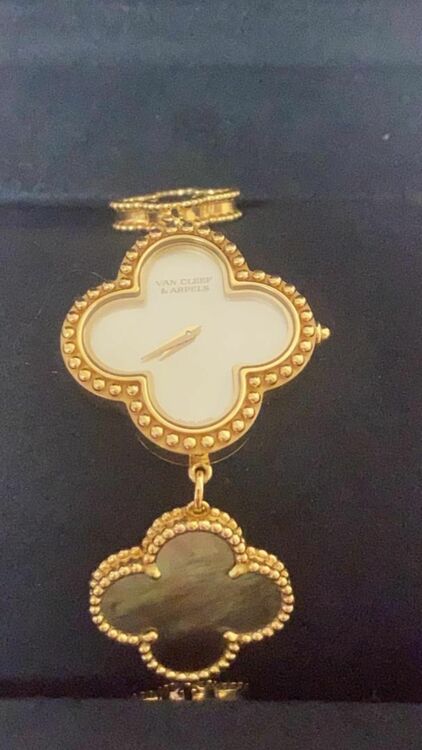 アルハンブラ スモールモデル ウォッチ VCARPEU800（高級時計）の商品画像 - 査定依頼日：2025年8月24日 - 最高査定価格：1,850,000円