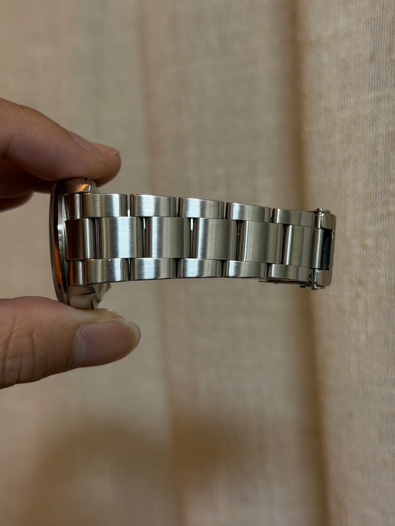 ロレックス エクスプローラー 11427（高級時計）の商品画像 - 査定依頼日：2025年11月8日 - 最高査定価格：955,000円