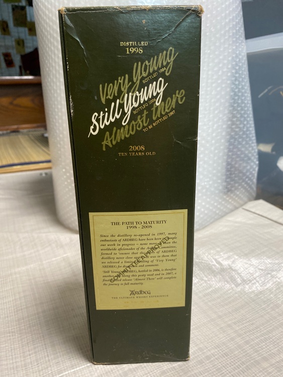 アードベック　stillYOUNG（お酒）の商品画像 - 査定依頼日：2025年6月25日 - 最高査定価格：40,000円