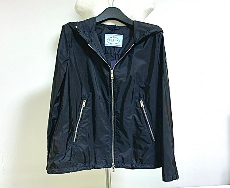 ナイロンブルゾン29Z597F0002NERO（古着・ファッション）の商品画像 - 査定依頼日：2025年4月19日 - 最高査定価格：8,000円