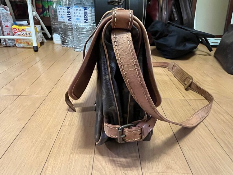 ソミュール（ブランド財布・小物）の商品画像 - 査定依頼日：2025年3月24日 - 最高査定価格：35,000円