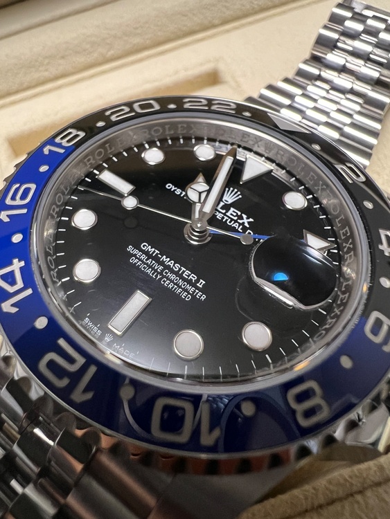 ロレックス GMTマスター 126710BLNr（高級時計）の商品画像 - 査定依頼日：2026年1月28日 - 最高査定価格：2,940,000円