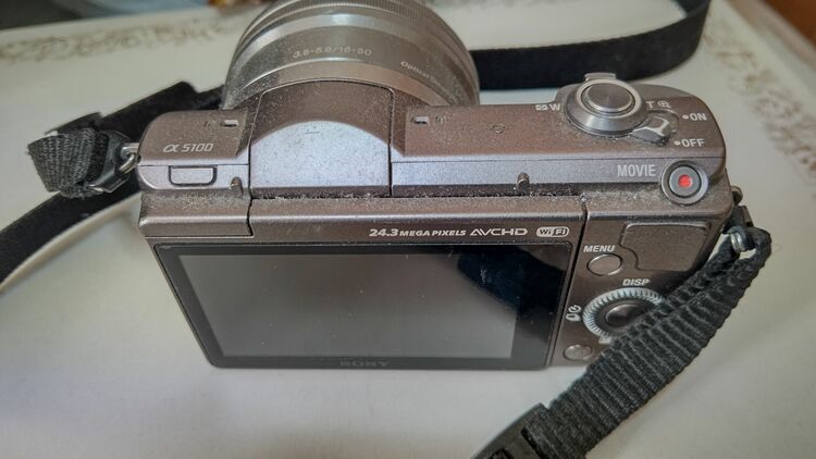 SONY　α5100（カメラ）の商品画像 - 査定依頼日：2025年10月18日 - 最高査定価格：12,000円