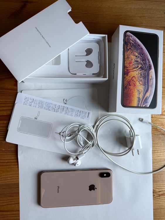 iPhone iPhoneXS Max 64GB Softbank（スマホ）の商品画像 - 査定依頼日：2026年6月3日 - 最高査定価格：17,000円