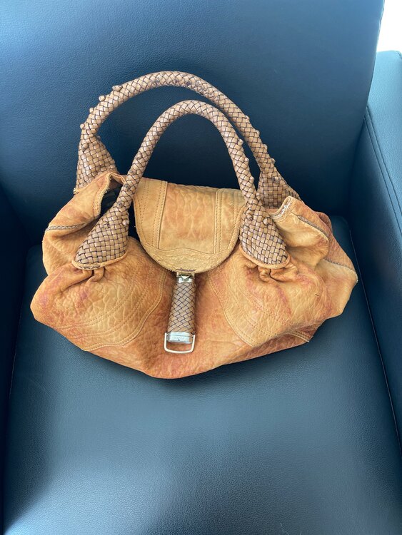 カバン（ブランドバッグ）の商品画像 - 査定依頼日：2025年5月23日 - 最高査定価格：20,000円