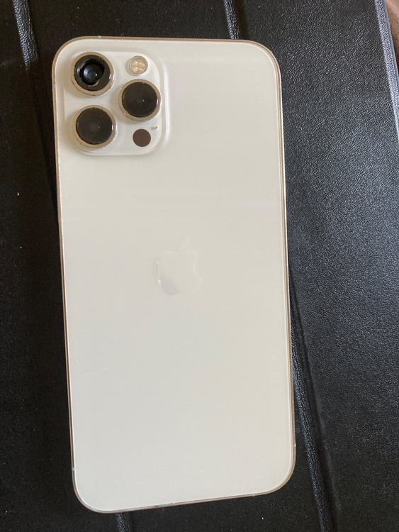 iPhone iPhone 12 Pro Max 256GB au（スマホ）の商品画像 - 査定依頼日：2026年6月13日 - 最高査定価格：18,000円