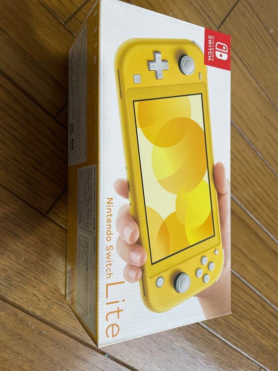 switch ライト（ゲーム機本体・ゲームソフト）の商品画像 - 査定依頼日：2025年3月22日 - 最高査定価格：16,500円