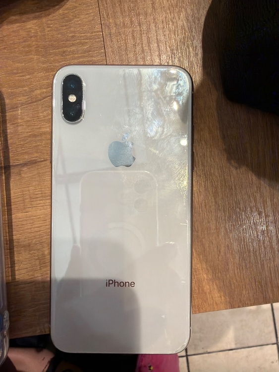 iPhoneX（スマホ）の商品画像 - 査定依頼日：2025年12月28日 - 最高査定価格：11,000円