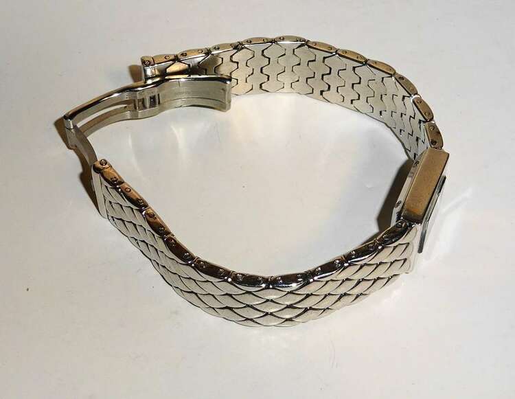 シャネル　マトラッセ　SS　ブラック文字盤　クォーツ（高級時計）の商品画像 - 査定依頼日：2025年5月9日 - 最高査定価格：50,000円