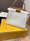 ピーカブー　ISeeU ミディアム（ブランドバッグ）の商品画像 - 査定依頼日：2025年9月24日 - 最高査定価格：210,000円