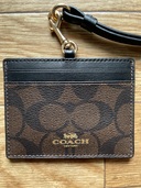 コーチシグネチャーパス入れ（ブランド財布・小物）の商品画像 - 査定依頼日：2025年6月16日 - 最高査定価格：3,800円