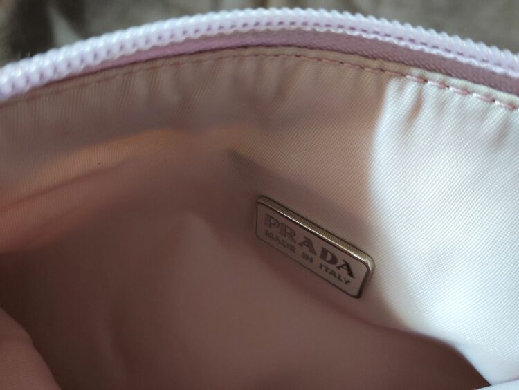 プラダミニバッグ（ブランドバッグ）の商品画像 - 査定依頼日：2025年9月4日 - 最高査定価格：70,000円