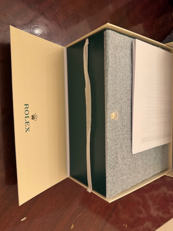 ・デイトナLN WG(ブラック/シルバー)（高級時計）の商品画像 - 査定依頼日：2025年6月12日 - 最高査定価格：5,900,000円