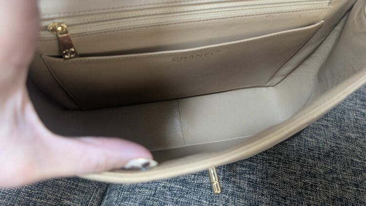 ハンドバッグ　マトラッセ　ゴールド金具　ベージュ　ブラック（ブランドバッグ）の商品画像 - 査定依頼日：2025年10月13日 - 最高査定価格：150,000円