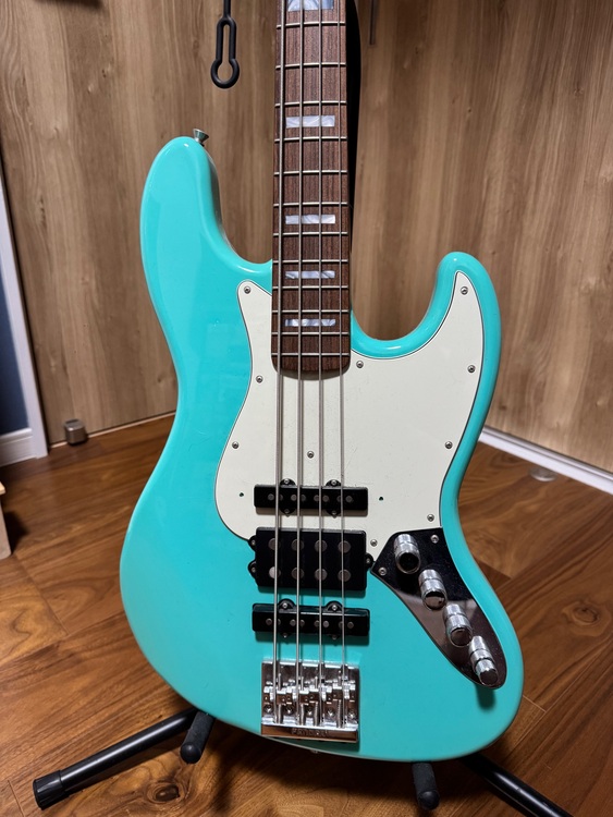 Jino Jazz Bass Seafoam Green（ピアノ・楽器・PA機材）の商品画像 - 査定依頼日：2025年6月23日 - 最高査定価格：100,000円