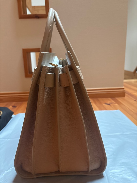 イブサンローラン  （ブランドバッグ）の商品画像 - 査定依頼日：2026年4月7日 - 最高査定価格：170,000円